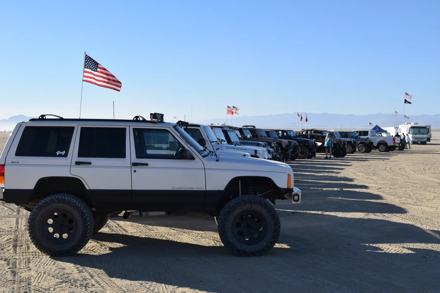 Cherokee XJ en las dunas de Imperial Sand Dunes